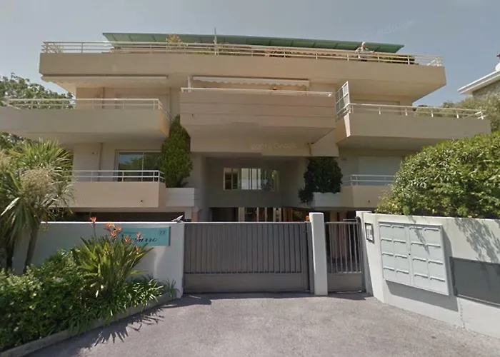 Parking Et Proche Vieil * Antibes